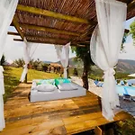 Bed and breakfast Arrabia Glamping 4*