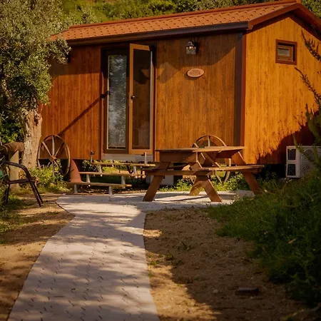 Arrabia Glamping לינה וארוחת בוקר