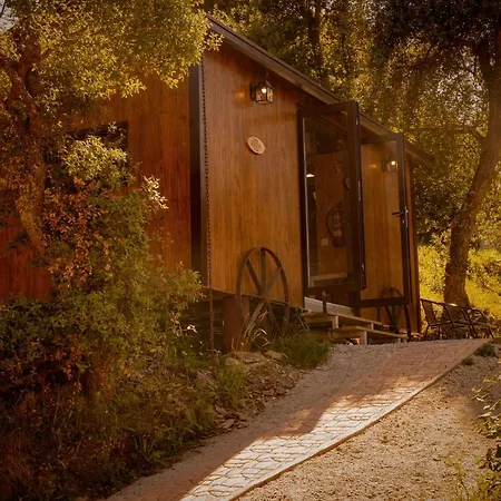 Alojamento de Acomodação e Pequeno-almoço Arrabia Glamping Raiva