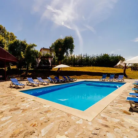 Arrabia Glamping Bed & Breakfast 4*